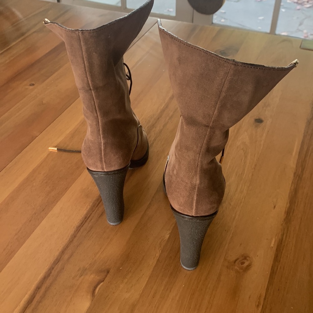 These Louis Vuitton boots are in mint condition!  Only worn once! - Picture 6 of 7